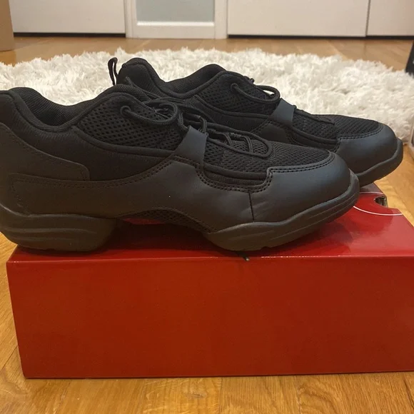 Capezio dance shoes black size 9 worn once - Picture 2 of 5